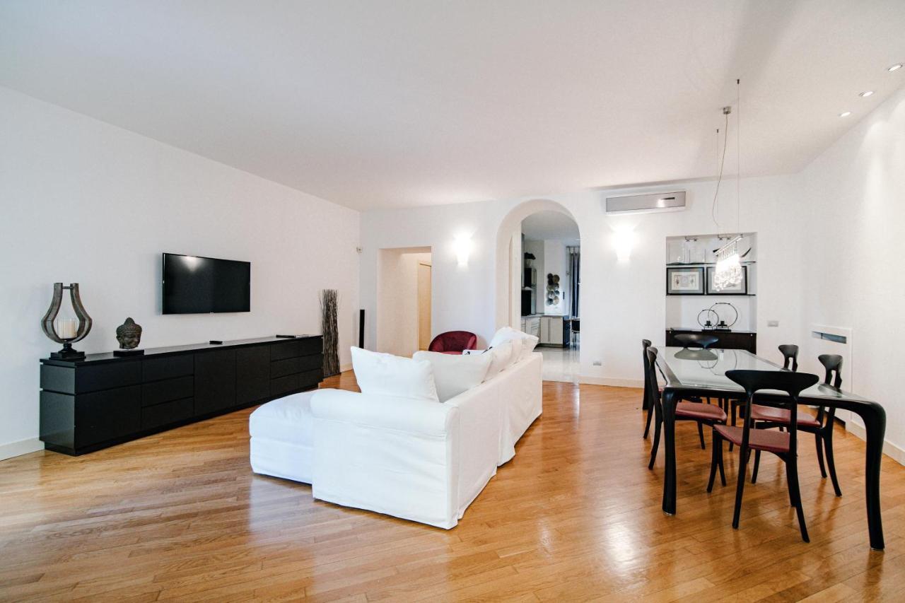 Apartmán La Finestra Sul Duomo - The House Of Travelers Como Exteriér fotografie